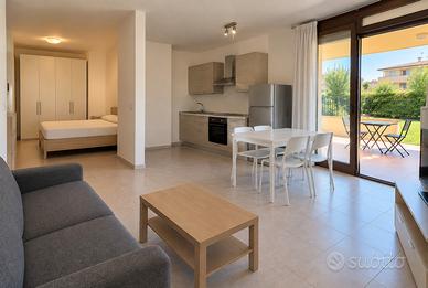 Monolocale con terrazzo e giardino