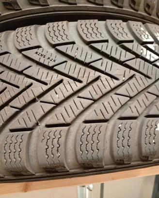 Gomme invernali 185/60 R15 con cerchio 