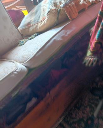 cassapanca con cuscini 