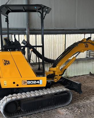 Escavatore jcb 24 qli