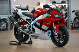 Yamaha R1 YZF R1 anno 1999