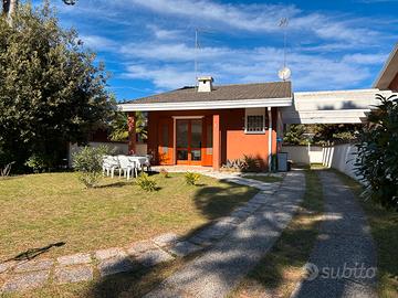 Villetta indipendente con ampio giardino