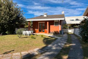 Villetta indipendente con ampio giardino