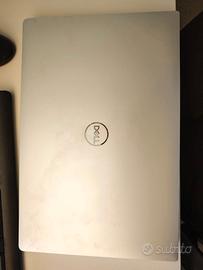 Dell XPS 15 con Docking station 