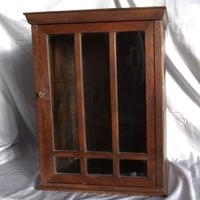 Mobile farmacia antico con anta in vetro