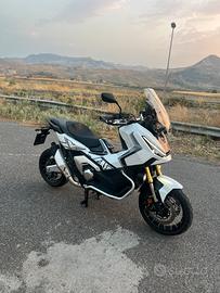 Honda X-adv 750