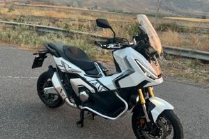 Honda X-adv 750
