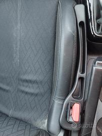 Organizzatore sedile auto – pratico e robusto