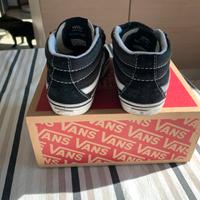 Scarpine Bambino N. 25 Vans Off The Wall Nere
