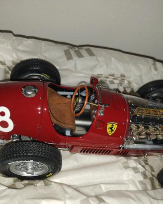 Exoto Ferrari 500 F2 Nino Farina 1952 - 1/18
