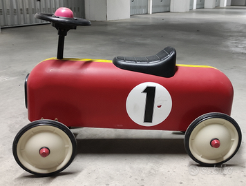 Macchina gioco cavalcabile a spinta