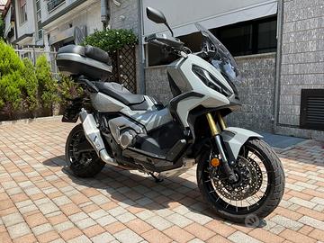 Honda x-adv 750