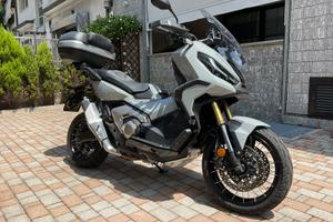 Honda x-adv 750