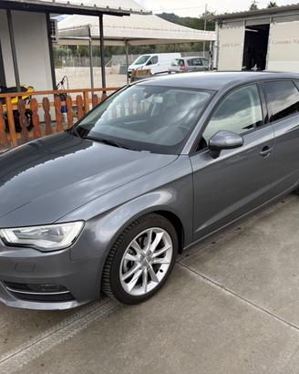 Audi A3 2.0 TDI 150 CV S tronic Attraction