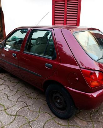Ford Fiesta del 1999 con  116000 Km