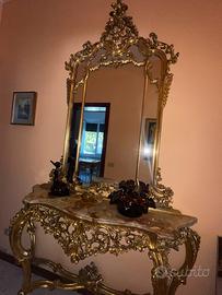 Consolle in legno di Cantù con foglia d’oro