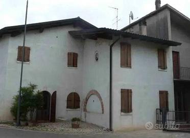 Immobile in asta di 745 m² con più di 5 locali e b