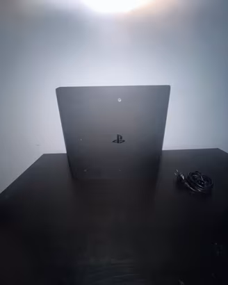 ps4 pro+11 giochi+2controller