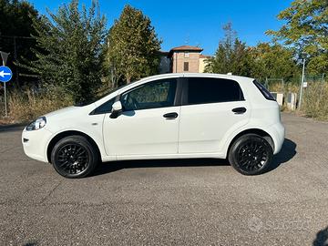 FIAT GRANDE PUNTO 4000€