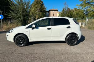 FIAT GRANDE PUNTO 4000€
