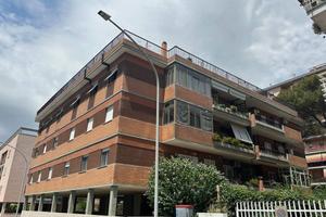 Appartamento di 135 m² con 4 locali a Roma