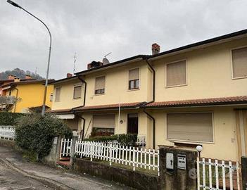 Immobile in asta di 159 m² con 4 locali e box auto
