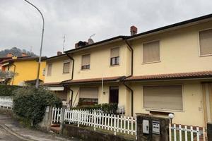 Immobile in asta di 159 m² con 4 locali e box auto