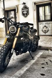 Triumph Sprint Scambler permuto x- adv 750