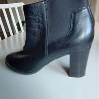 Scarpe pelle modello tronchetto