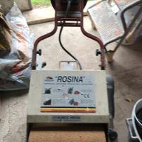 Rosina lava pavimenti