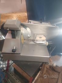 affettatrice semi professionale 