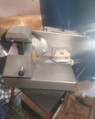 affettatrice semi professionale 