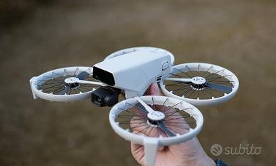 DJI flip con 3 batterie e. accessori senza radioco