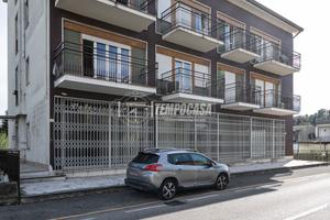 Inverigo - Ampia soluzione residenziale/commercial