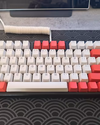 Tastiera Niz Plum 82 + 2 keycaps Set Tai Hao