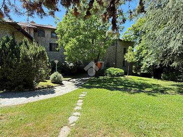 4 LOCALI A CALCO