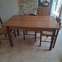 Tavolo sala pranzo con 4 sedie