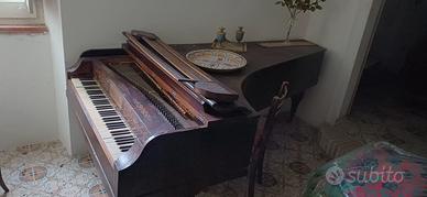 Antico pianoforte "Henke in Triest" primo '800