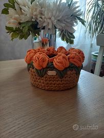 Cestino in fettuccia ad uncinetto 