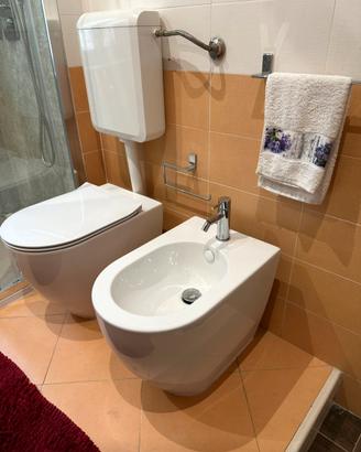 Bidet in ceramica bianca nuovo