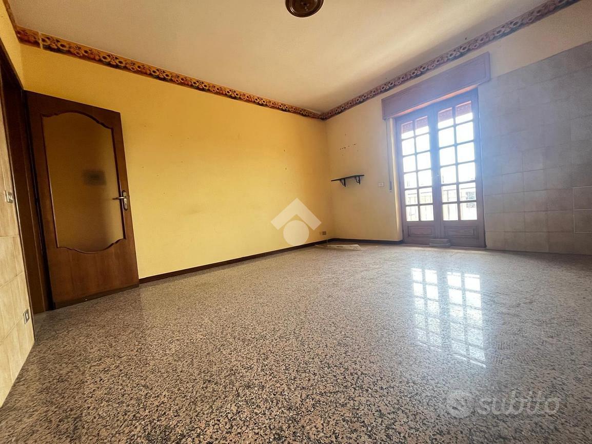 4 LOCALI A REGGIO DI CALABRIA - Vista 6