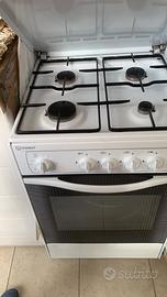 Cucina 4 fuochi con forno