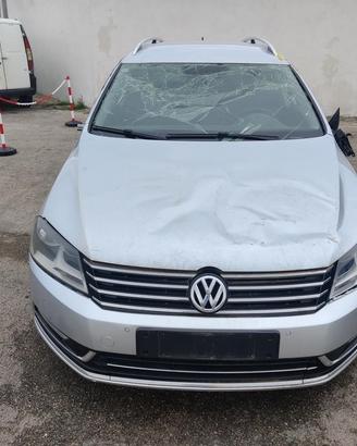 VW PASSAT VARIANT 365 2.0 TDI 140CV - Ricambi