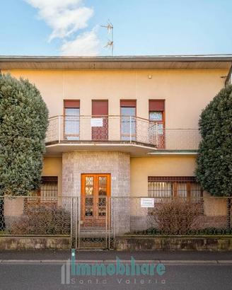Villa di 325 m² con 5 locali a Lentate sul Seveso