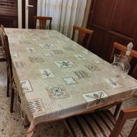 tavolo di legno con 6 sedie