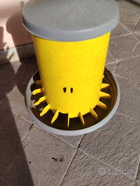 distributore cibo per 🐦