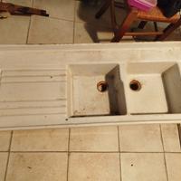 Lavabo in ceramica a due vasche