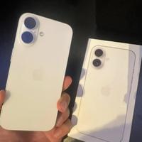 Sca.mbio Iphone 16 batteria 100%