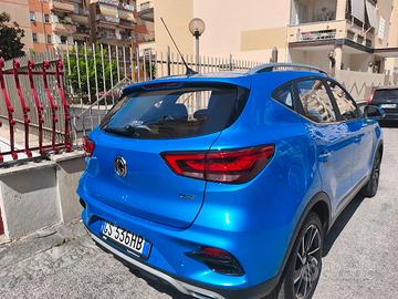 MG ZS 1.5 LUXURY Gpl CASA MADRE