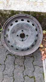 4 Cerchi in ferro 15 pollici Fiat Punto 2013